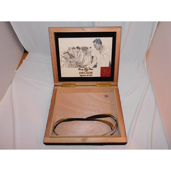 ROCKY PATEL DECADE ROBUSTO BLACK TEXTURED WOODEN EMPTY CIGAR BOX - Picture 4 of 6